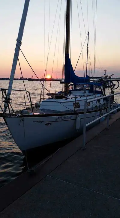 Richard's Cheoy-Lee 32. Live aboard, blue water, a rare find for weekends on the lakes or Caribbean...