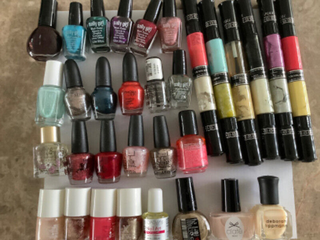 NAIL POLISH in Other in Edmonton