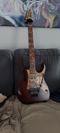 Electric Guitar (Ibanez JEM 77WDP aka "Woody")