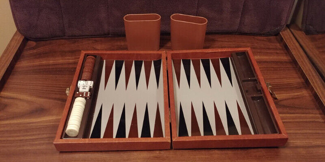 Jeu de Backgammon de Voyage dans Jouets et jeux  à Longueuil/Rive Sud - Image 3