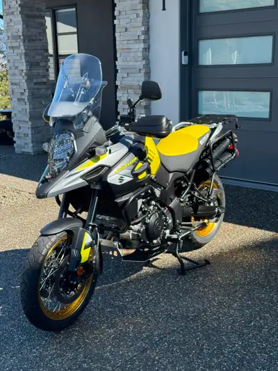 Pristine 2019 Suzuki V-Strom 1000 (DL1000) with an astonishing 1,313 km — this bike is barely broken...