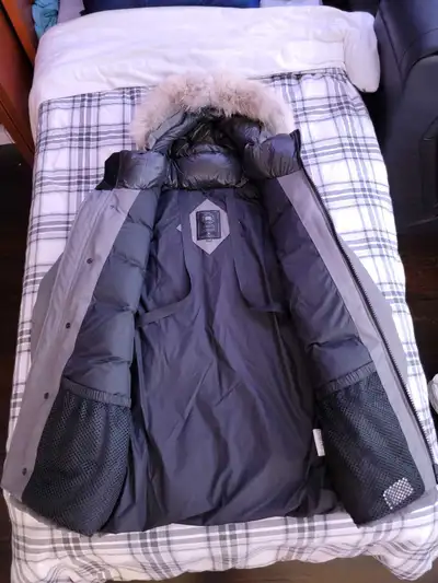 Canada Goose Edgewood Parka (Coastal Grey) - Large, View more