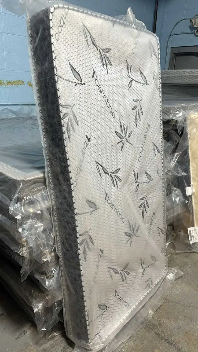 Twin mattress/ Available 64192112039297120