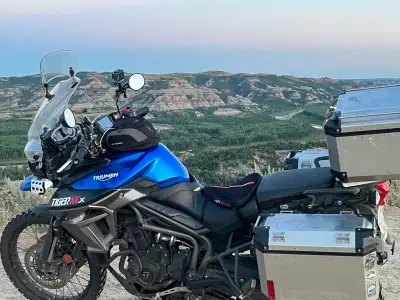 2015 Triumph Tiger xcx. 52,000km Comes with new tires, Garmin Zumo navigator, aluminum panniers, tan...