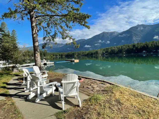 Lakefront Cabin with Stunning Lake & Mtn Views!  A Rare Gem! in British Columbia in Canada - Image 17