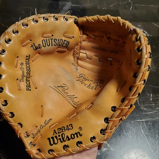 WILSON First Base Glove Baseball Glove in Baseball & Softball in Barrie - Image 5