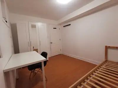 Two students are looking for roommate ，the room available now. It is basemen，sharing washroom