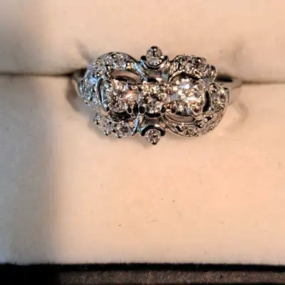 Vintage 18 karat white gold cobblestone natural diamond ring, View more