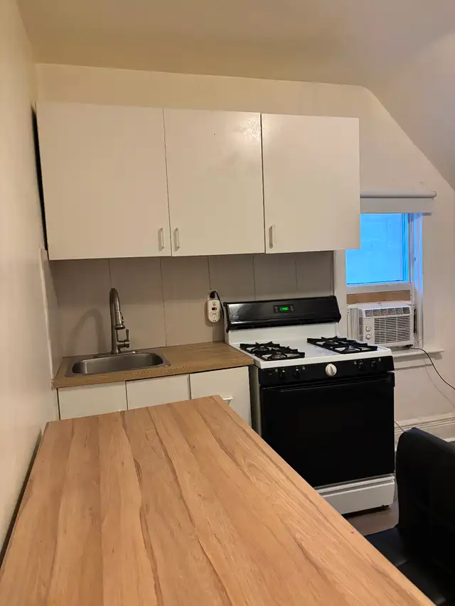 Core downtown Toronto. $1,075 per month, available March 1.