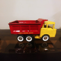 1960'S PRESSED STEEL STRUCTO DUMP TRUCK RED/YELLOW