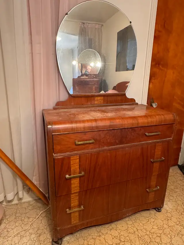 set chambre mid-century bois 1940 !  in Beds & Mattresses in City of Montréal - Image 5