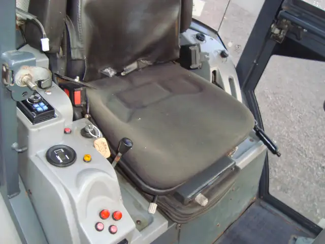 2010 Hako articulating sidewalk snow plow in Other in Trenton - Image 10