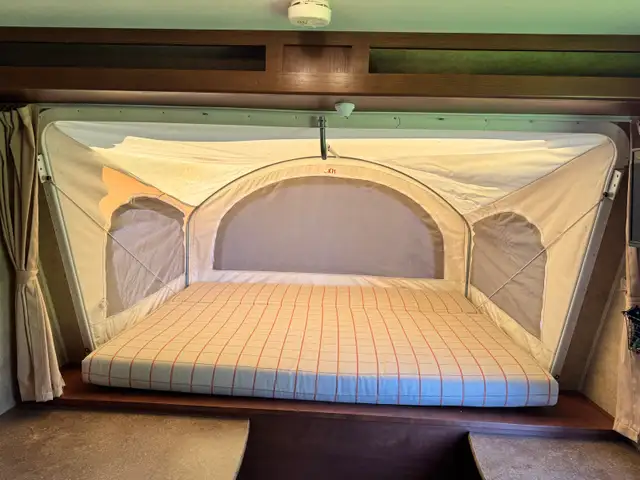 KODIAC  Express 2013. Immaculate in Travel Trailers & Campers in Hamilton - Image 4