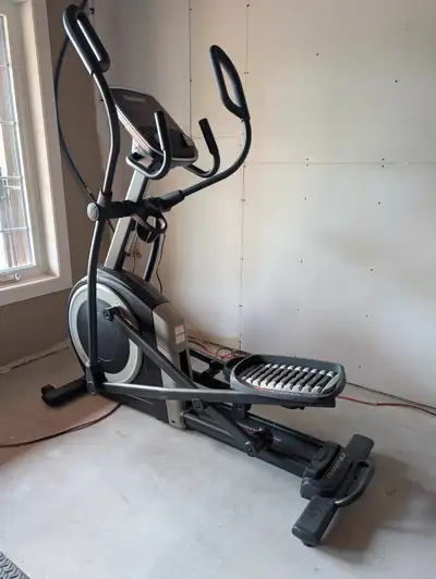 Elliptical Machine - ProForm Carbon EL5, View more