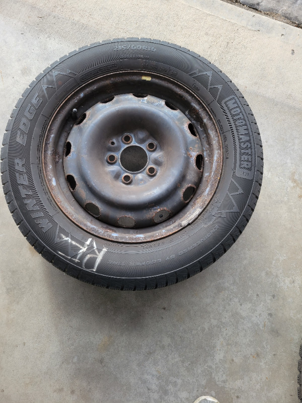 Used 216/60R16 motomaster winter edge winter tires with rim in Tires & Rims in Guelph - Image 2