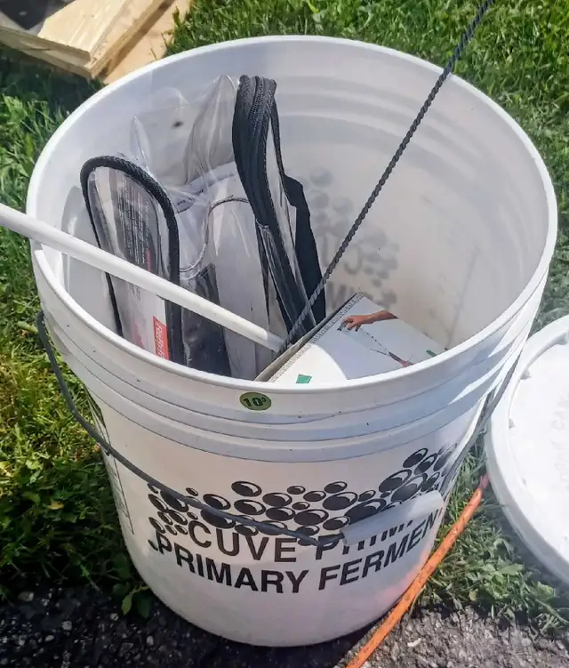 kit pour fabrication de vin in Kitchen & Dining Wares in Thetford Mines - Image 4