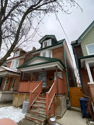 Private Room for Rent near Dufferin & Bloor