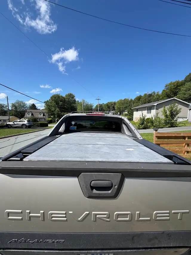 2005 Chevy Avalanche 5.3 4x4552033528872980482