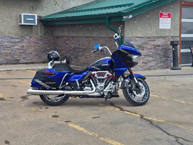 Harley-Davidson Road Glide CVO in Touring in Edmonton - Image 9