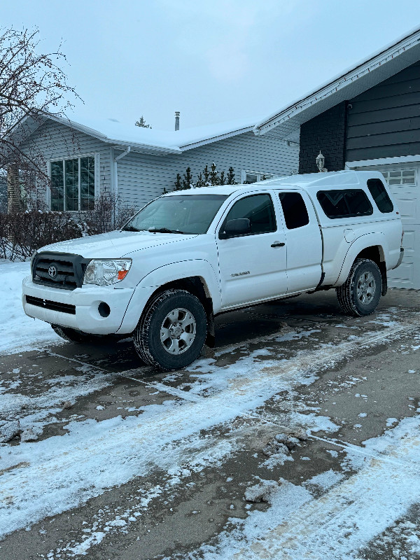 Toyota Tacoma in Cars & Trucks in Calgary