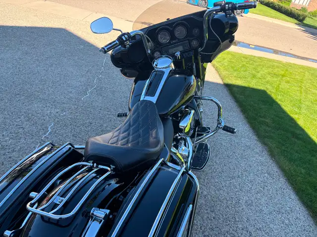 2009 Harley Davidson in Touring in Lethbridge - Image 8