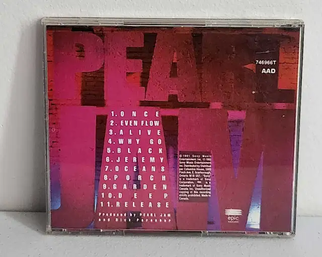 Pearl Jam Cd Compact Disc  in CDs, DVDs & Blu-ray in Laval / North Shore - Image 6