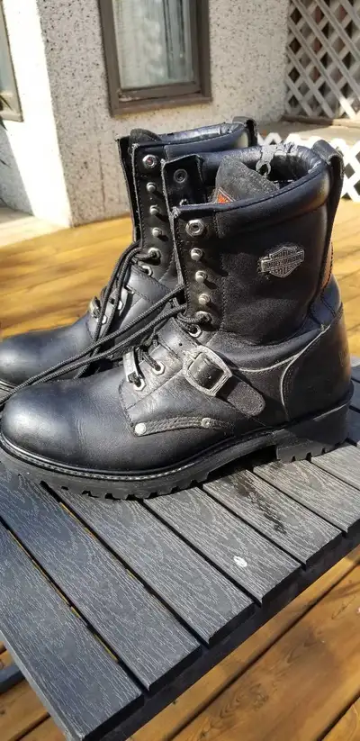 Cash only. I am selling a pair of Harley Davidson motorcycle boots, size 11. These boots are made of...