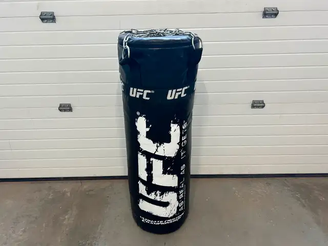 UFC Punching Bag in Exercise Equipment in Kitchener / Waterloo - Image 2
