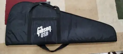Gibson Fender Etuis de Guitares & Basses Cases & Gig bagsI, View more