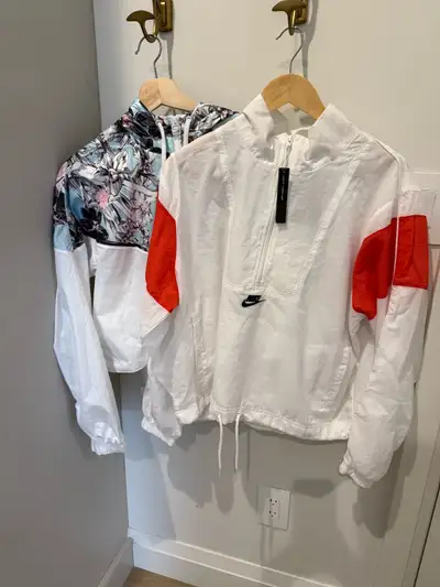 Nike windbreaker woman’s jackets - Size small , View more