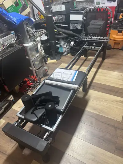 This product was used as demo from closing store, still working in good condition and might have som...