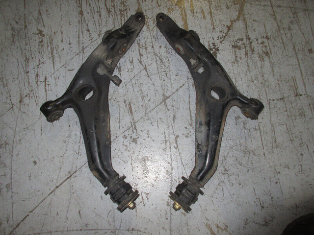 96 00 HONDA CIVIC EK9 B16B LOWER CONTROL ARMS JDM CIVIC LCA dans Autres pièces et accessoires  à Ouest de l’Île - Image 3