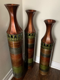 Beautiful Floor vases (3 matching sizes)