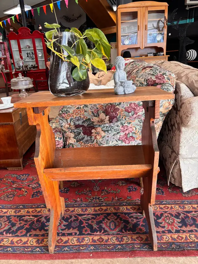 Vintage Solid Wood Side Table in Other Tables in Thunder Bay - Image 3