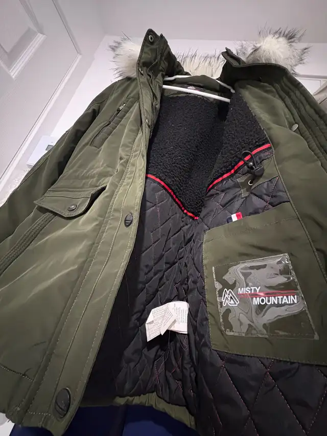 Misty Mountain women’s winter coat SMALL in Women's - Tops & Outerwear in City of Montréal - Image 10