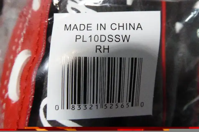 Rawlings Baseball Glove 10" Ages 5 - 7 FOR RIGHT HAND in Baseball & Softball in City of Toronto - Image 4