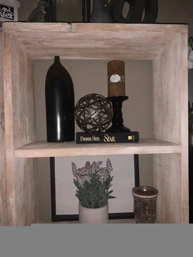 Solid wood Bookshelf in Bookcases & Shelving Units in London - Image 7