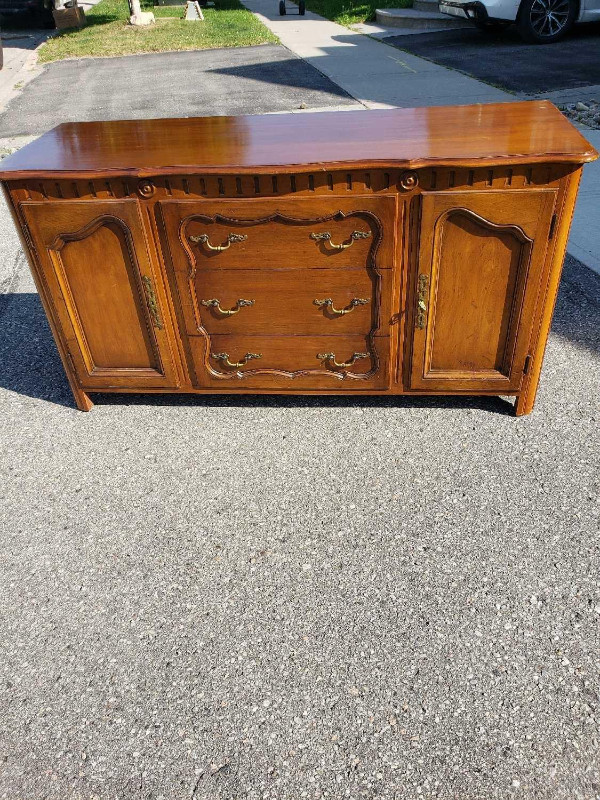 ALL MUST GO! Quality Brand Name Dressers,Sideboards and Cabinets in Hutches & Display Cabinets in Markham / York Region