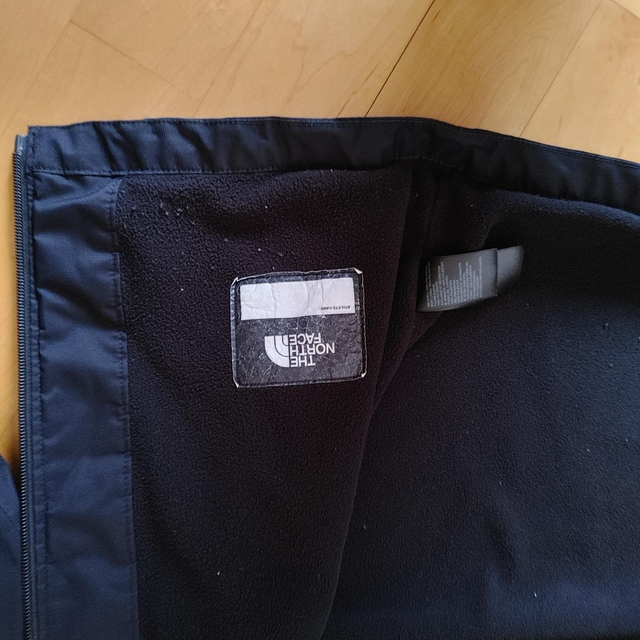Boys black jacket by North Face in Kids & Youth in Laval / North Shore - Image 3