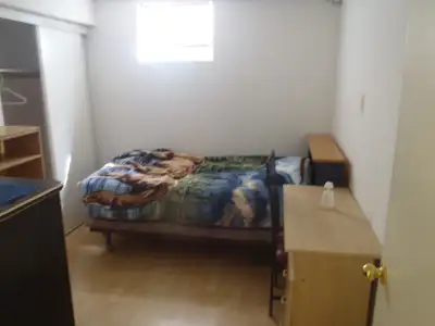 Room For Rent Newly renovated room for rent, $ 650 a month Available immediately. hydro, gas, laundr...