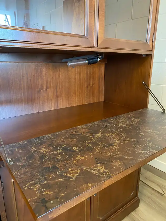 Windsor Modular Wall Unit Display Cabinet Storage  in Hutches & Display Cabinets in Edmonton - Image 10