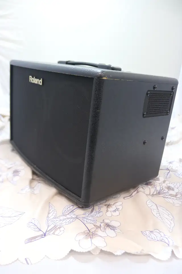 Roland AC-60 – Acoustic Chorus Guitar Amplifier W/ Carry (#6270) in Amps & Pedals in City of Halifax - Image 6