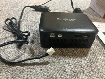 Records dashcam videos without car needing to be on to power the dashcam. Battery pack charges via c...