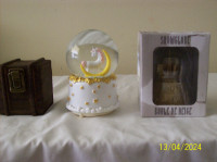 set of 3 collectable items #0727