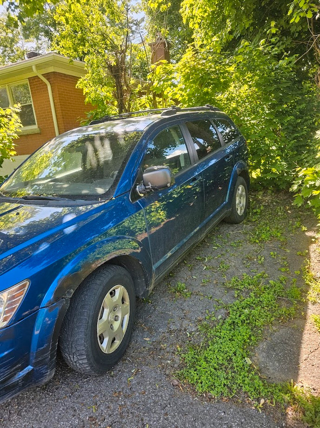 Dodge Journey 2009 fonctionnelle 165 000km dans Autos et camions  à Ville de Montréal - Image 2