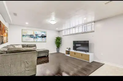 PRIVATE ROOM FOR RENT IN SCARBOROUGH ( female)