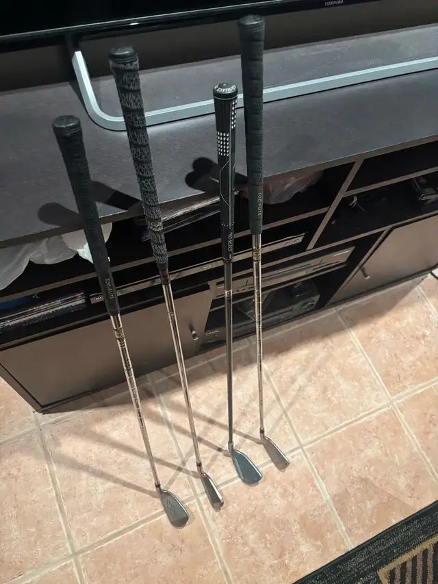 left irons 470495034019696641