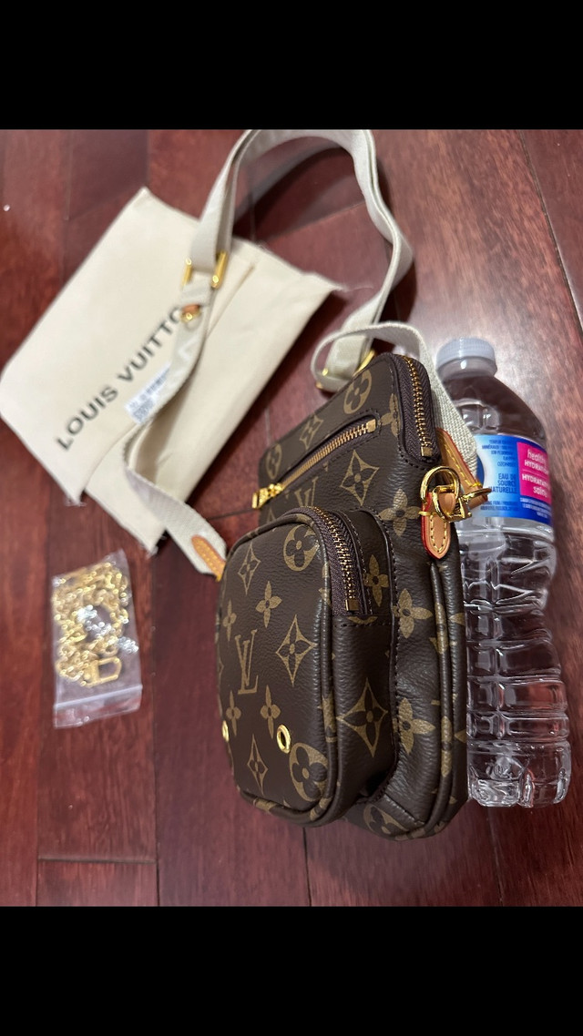 Louis vuitton bag in Women's - Bags & Wallets in Oshawa / Durham Region
