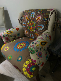 Accent  chair 