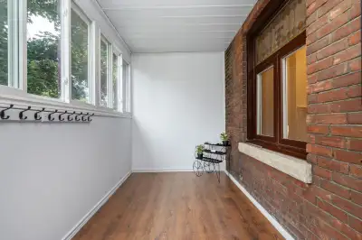 2bed 1 Bath, Roncy, Avail Immed, Upper Flr., Furnished/Un